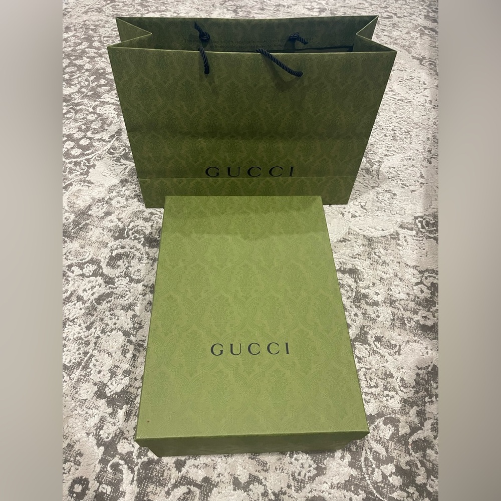 GUCCI Gifting/Storage Box + Gucci Store Bag Green NEW Sz Large 16 x 11.5 x 6.5